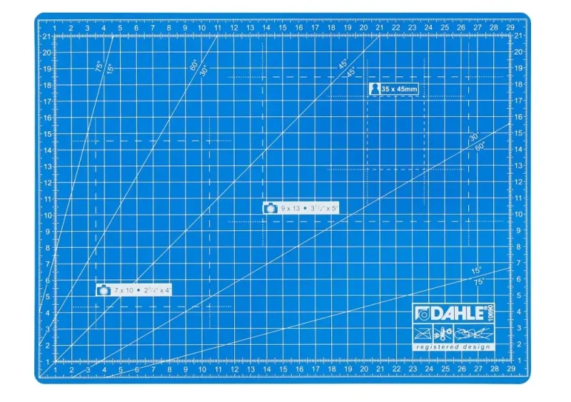 Dahle 10690 Plancha De Corte A4 22X30Cm - 5 Capas Con Nucleo Resistente Al Corte - Lineas De Orientacion - Color Azul