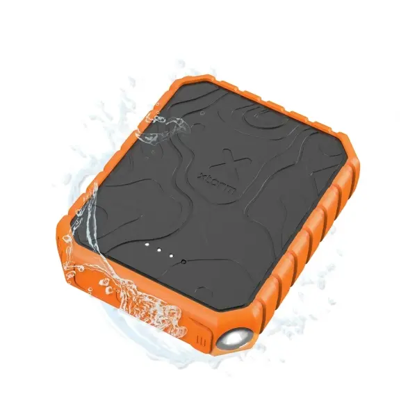 Xtorm Xtreme Power Powerbank 10.000 mAh 20W - 1x USB-C, 2x USB A, QC 3.0, IP65, Linterna, Negro
