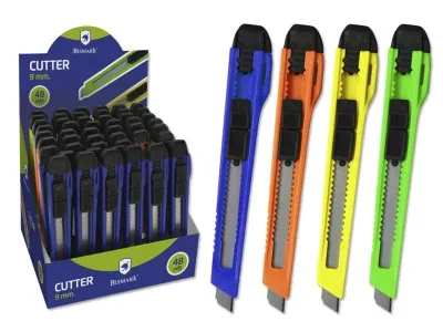 Bismark Cutter Pequeño con Cuchilla de Acero - Sistema de Bloqueo - Retractable e Intercambiable - Colores Surtidos