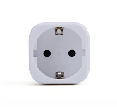 Urban Factory Travelee Adaptador De Viaje Universal - Conexion Entrada Ue - Conexion Salida Reino Unido - Color Blanco